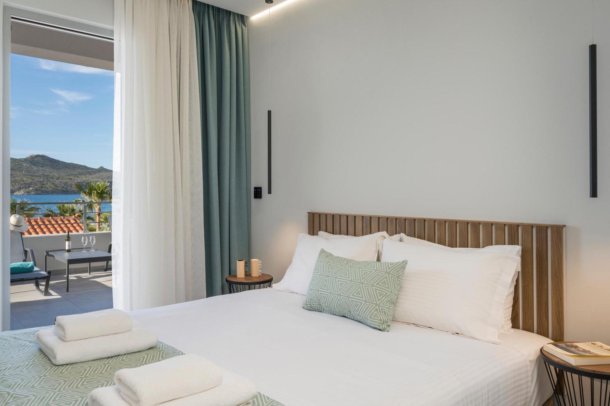 Ostrakon Suites Agia Marina  Exterior photo